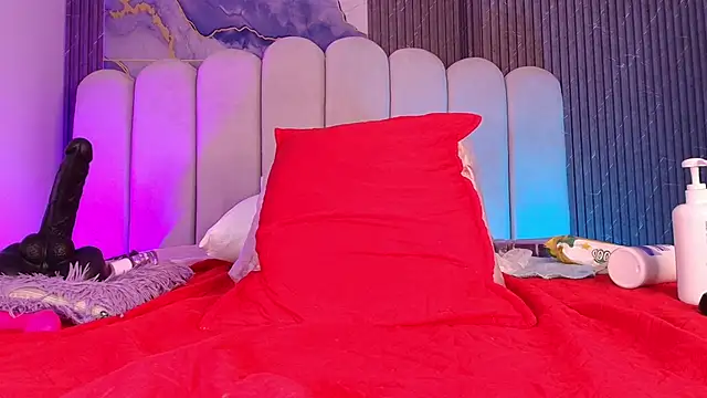 jones_maddy_'s cam snapshot