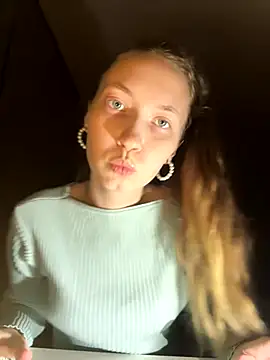 Holy_Poly's cam snapshot