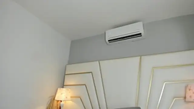 Lucianaa_Collins's cam snapshot