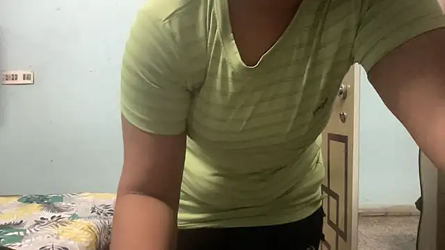 yourdeepika's cam snapshot