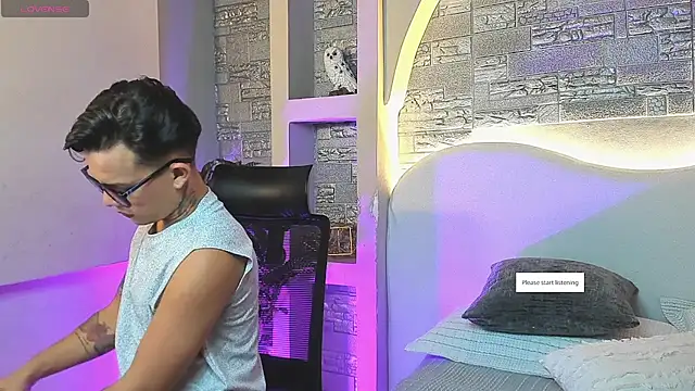 Valentino_moretti's cam snapshot