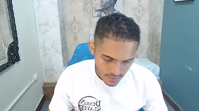 Derek_Storm_'s cam snapshot