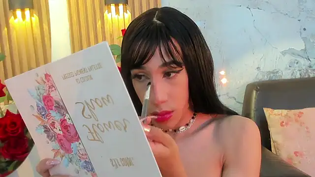 Nayla_Monroee live sex cam