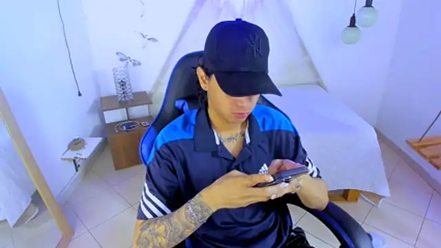 Brand_habes's cam snapshot