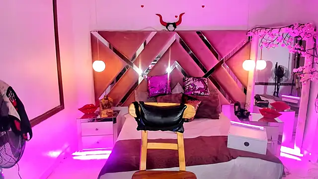 georgie_latin99's cam snapshot