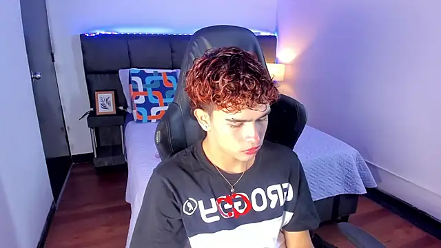 Aiiden_15's cam snapshot