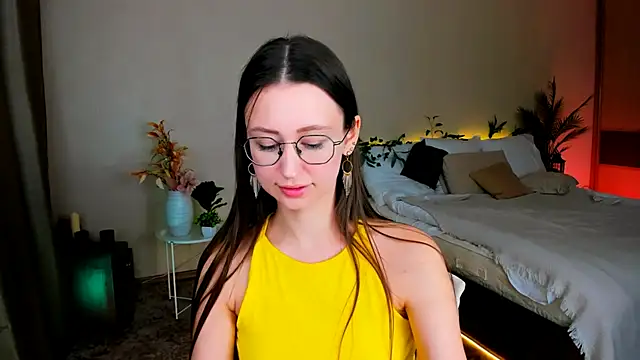 YourLovellyStory live sex cam