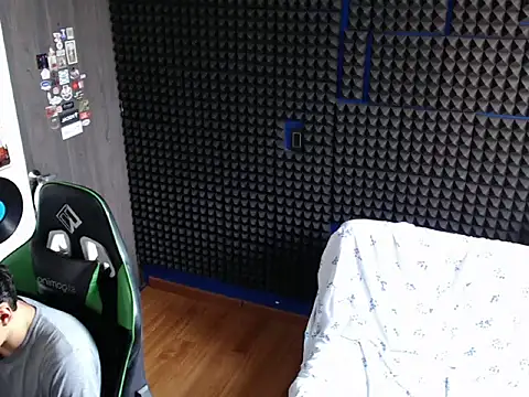 Mr_Lollipop77's cam snapshot