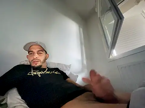 Rebeu313's cam snapshot