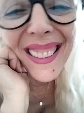 _sexyBLONDE46_'s cam snapshot