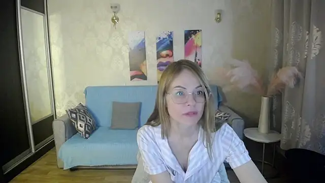 shy_hot_cat's cam snapshot