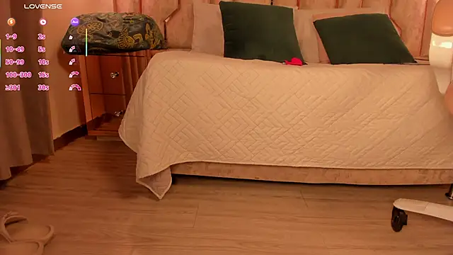 ari_monet live sex cam