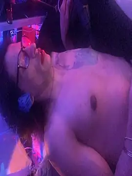 gurlnips live sex cam