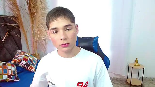 Mattass18 live sex cam