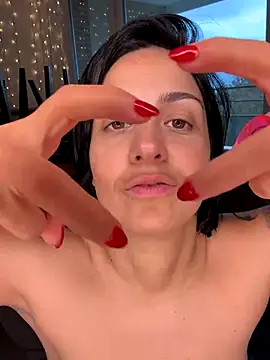 LaPetiteKim live sex cam