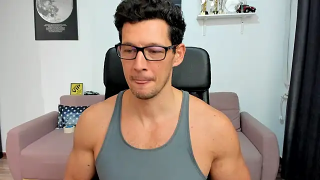 BrutusK08 live sex cam