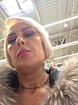 KirraWhite live sex cam