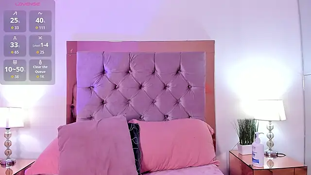 melanie_hills live sex cam