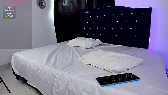 ElodieFerrer's cam snapshot