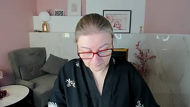 AlexandraKind's cam snapshot