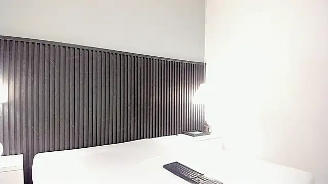 Aisha_Loren's cam snapshot