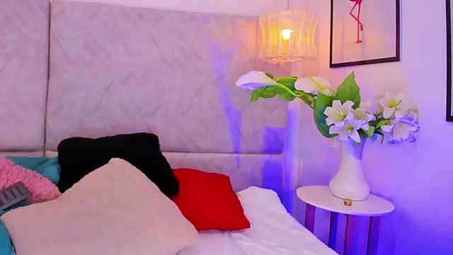 naomiii__'s cam snapshot