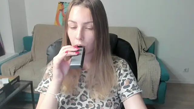 Mia_shy1's cam snapshot