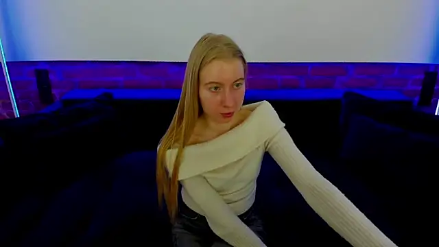 Alina_Blonde's cam snapshot