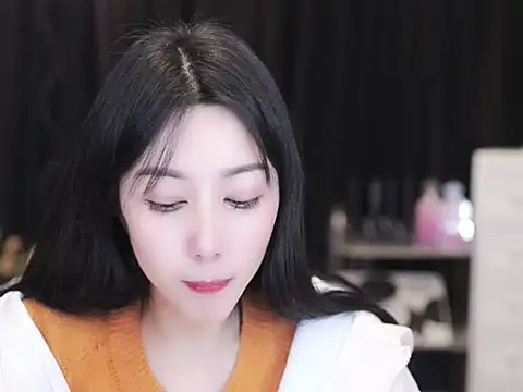 Nuyoah-77 live sex cam