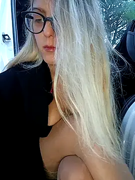 dolcehelena993 live sex cam