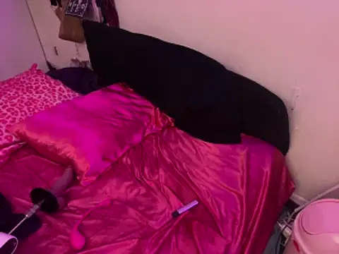 ChrryFoxx live sex cam