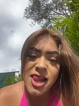 MayaMoanXXX live sex cam