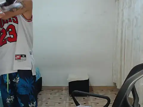 emiliano_hottt's cam snapshot