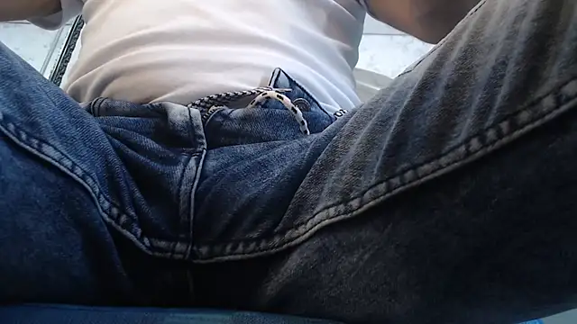 Derek_Storm_'s cam snapshot