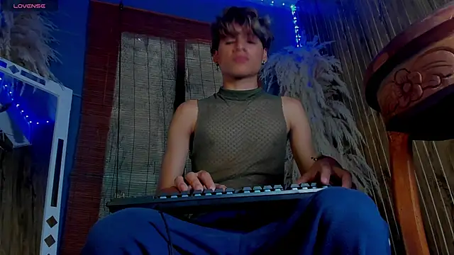 Leo_Glow's cam snapshot