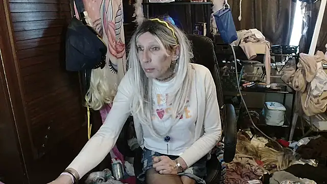 Ombeline1 live sex cam