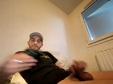 Rebeu313 live sex cam