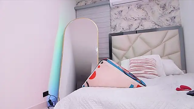 lili_jhonson's cam snapshot