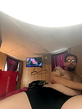 biggdaddyandqueenn live sex cam