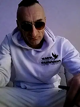 ANGELSANTAMARIA-'s cam snapshot