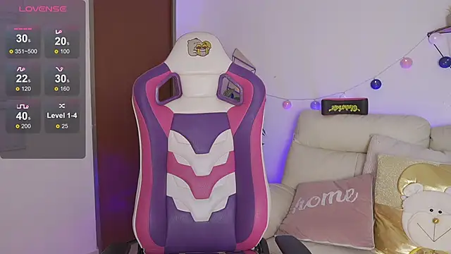 Enola_Holmes_'s cam snapshot