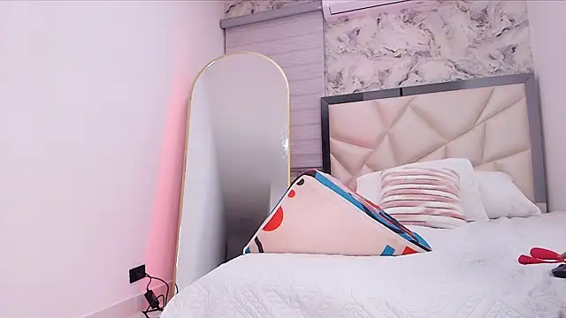 lili_jhonson's cam snapshot