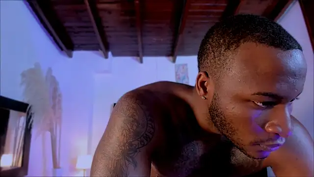 chrstian_lewis1's cam snapshot