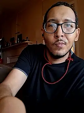 ThrowedWorldWide's cam snapshot