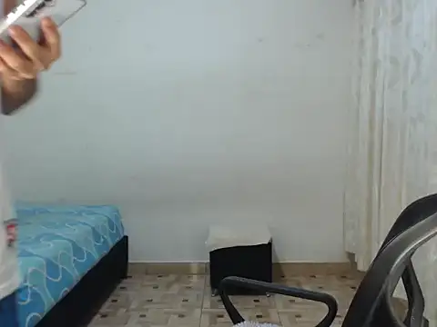 emiliano_hottt's cam snapshot