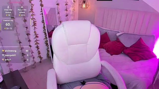 Jenniekim_18 live sex cam