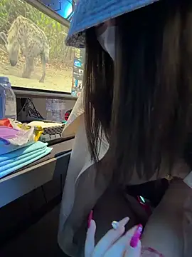 nideanbaby live sex cam