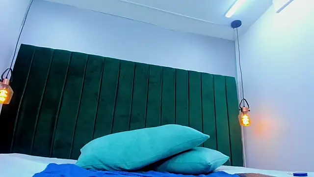 Ema_Messy's cam snapshot