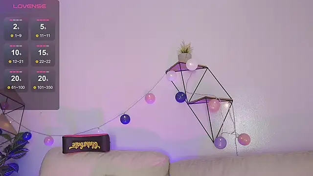 Enola_Holmes_'s cam snapshot