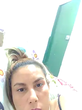 Alice-pink's cam snapshot